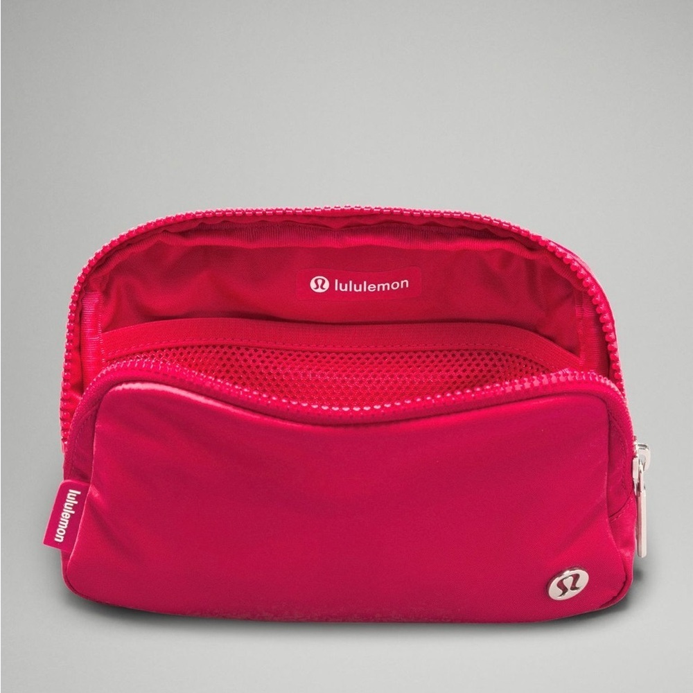 NEW LULULEMON EVERYWHERE BELT BAG CHERRY MIST - Picture 3 of 9